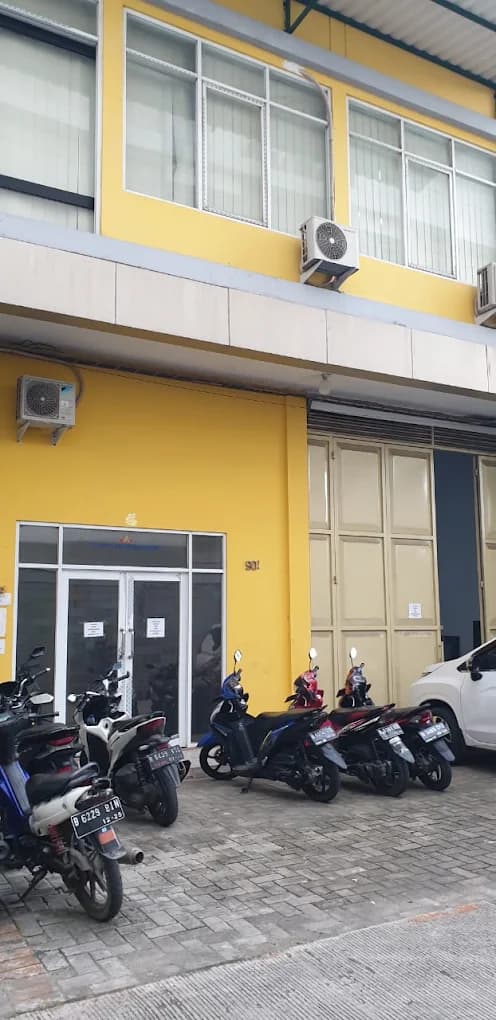 Bagian depan workshop dan kantor CV. Mitra Agung Teknik di Pergudangan Bismart, Jakarta Barat